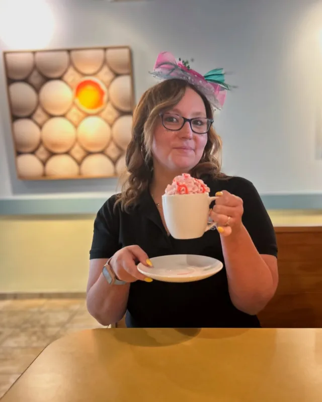 “Chocolate Covered Strawberry Mocha” Coffee of the Day at our Landis Lakes location 🍫☕️

Freshly brewed coffee with chocolate syrup, pink strawberry whipped cream, and a strawberry syrup drizzle crafted with love by Mirn. Stop into your local Wild Eggs and taste their daily coffee specials!