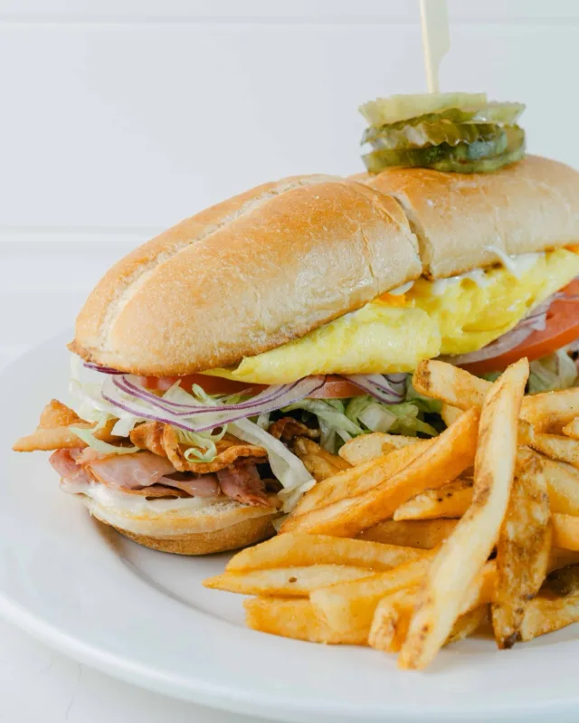 Our Yellow Submarine comes loaded with scrambled eggs, ham, bacon, and cheese on a toasted hoagie roll. On the go? Make it a wrap! 🌯 Order online now at wildeggs.com.